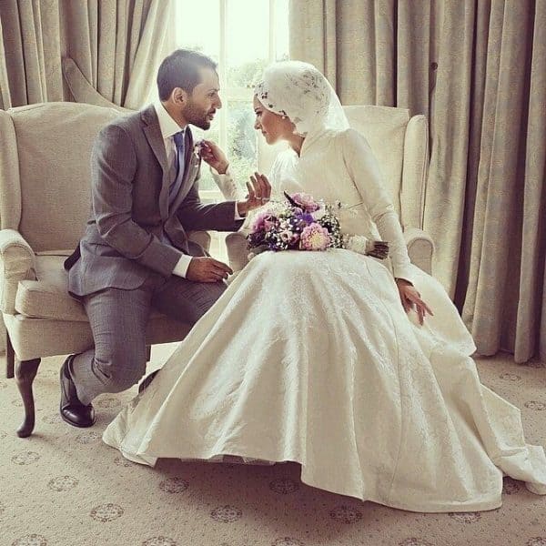 2019 Tesettür Gelinlik Modelleri Kapalı Gelinlik Fiyatları Düğün Buketi