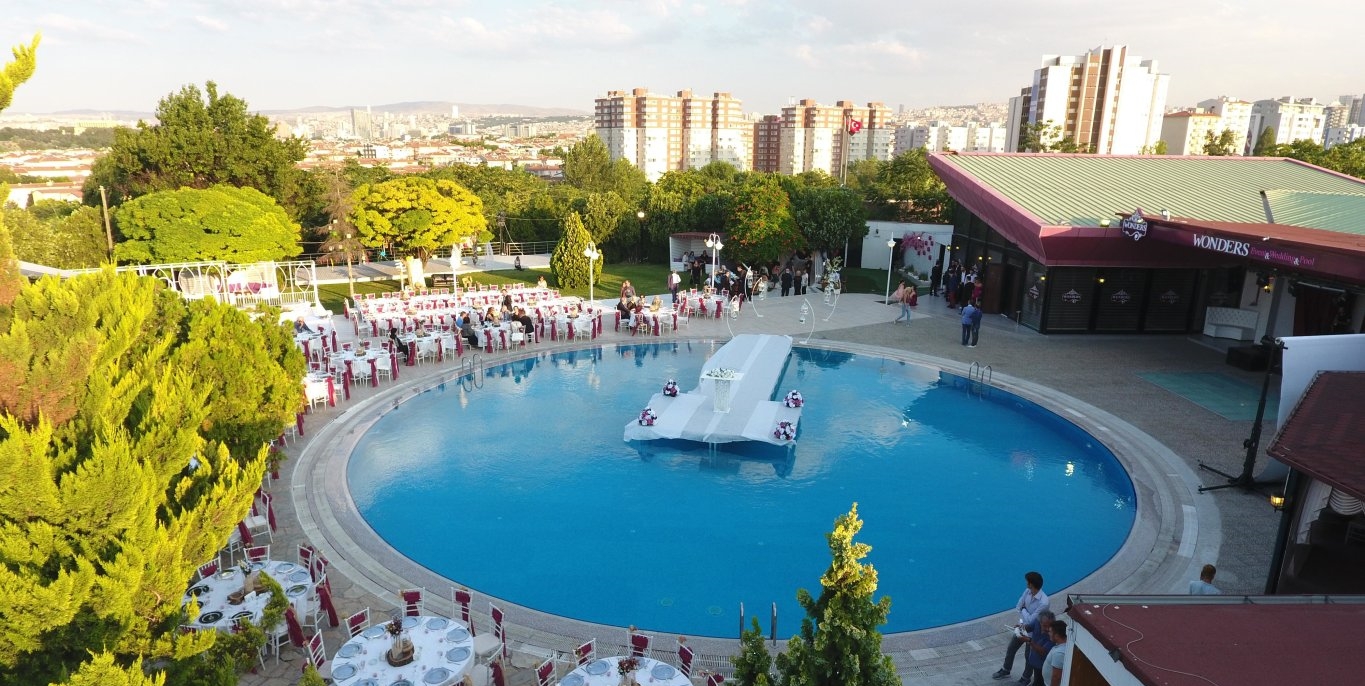 Anlaşma Yapan Çiftlerimize Gelin Saçı & Makyajı Hizmeti Hediye!